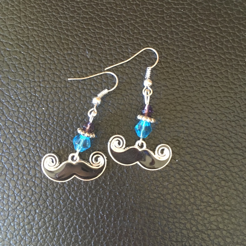 ADORABLE Mustache Dangle Earrings